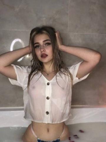 Мишель Реал Новенькая Брюнетка